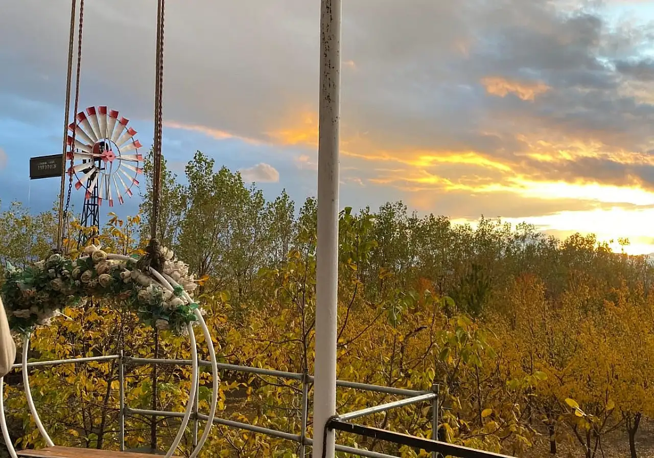 Doğubayazıt'ta sonbaharın son renkleri görsel şölen sundu