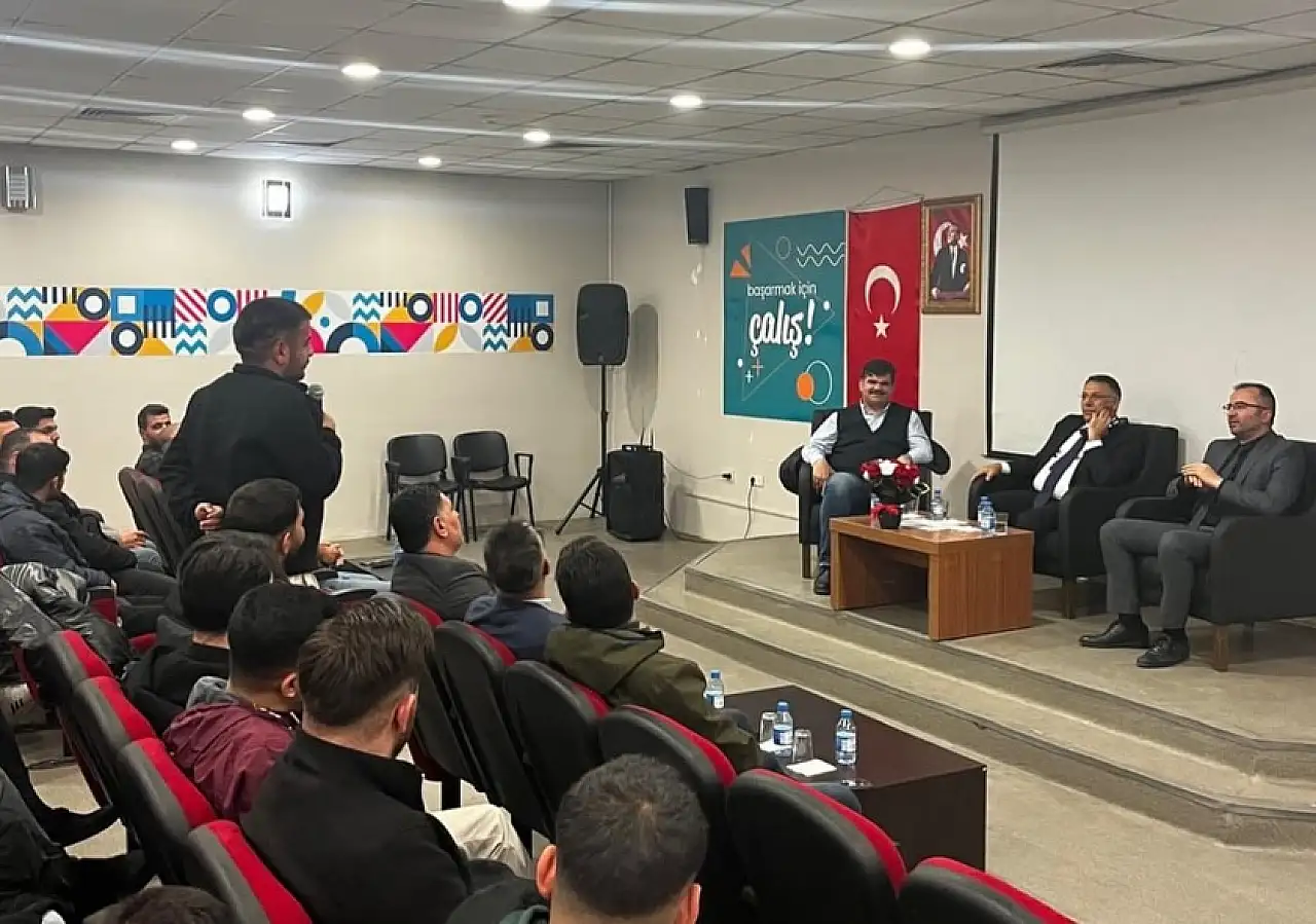 Rektör Gürel, 'Gençlik Buluşması' Programında Öğrencilerle Bir Araya Geldi