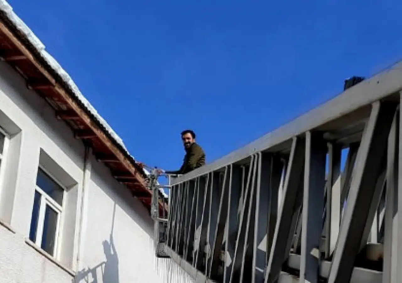 Ahlat'ta Buz Sarkıtlarına Karşı Önlem Alındı