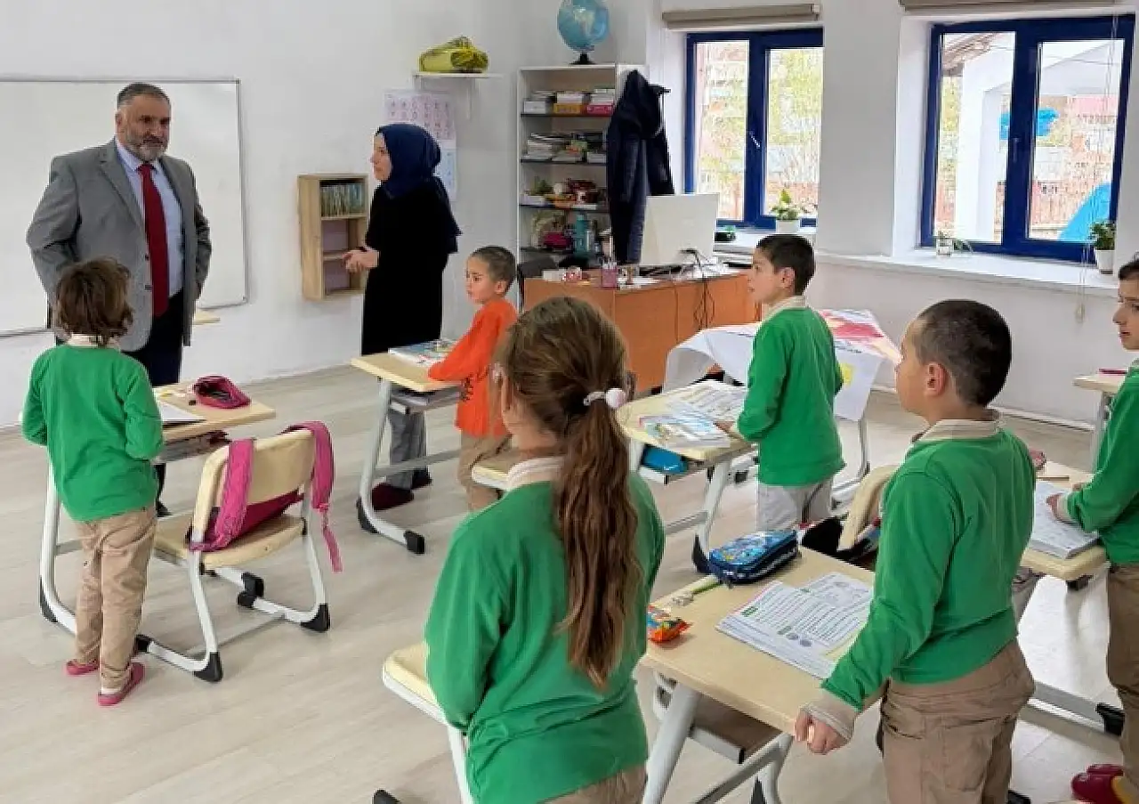 Pazaryolu'nda Öğrencilere Kızılay Desteği