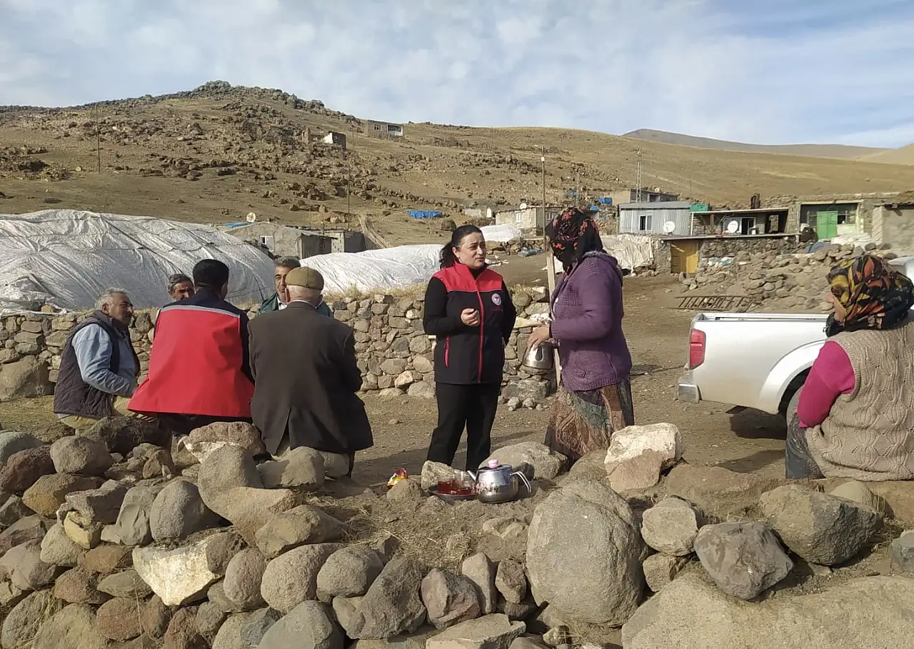 Doğubayazıt'ta çiftçilere yönelik bilgilendirme çalışmaları sürüyor