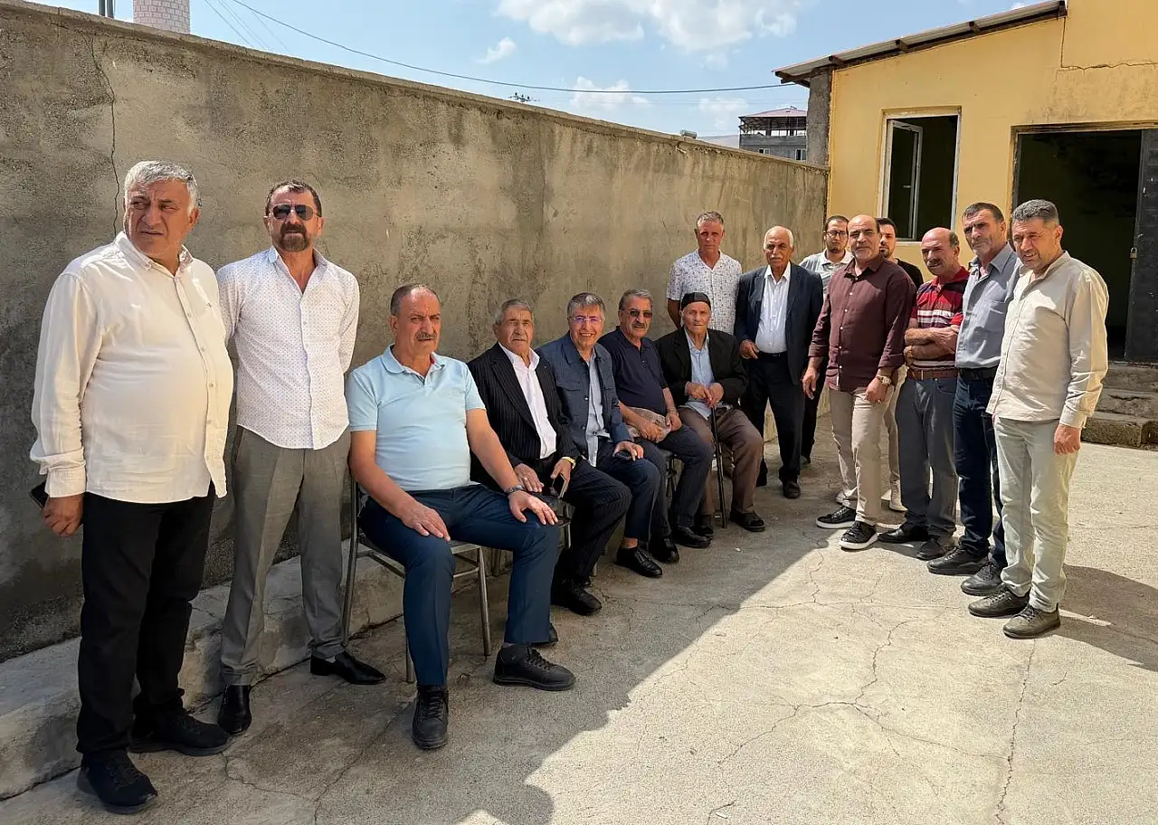 Ağrı'da 8 yıl süren husumet sonrası kucaklaştılar! İki aile sonunda barıştı