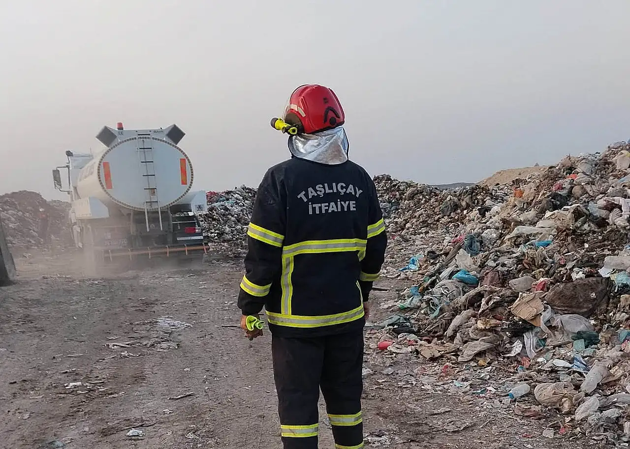 Taşlıçay itfaiyesi Iğdır'daki büyük yangın için seferber oldu