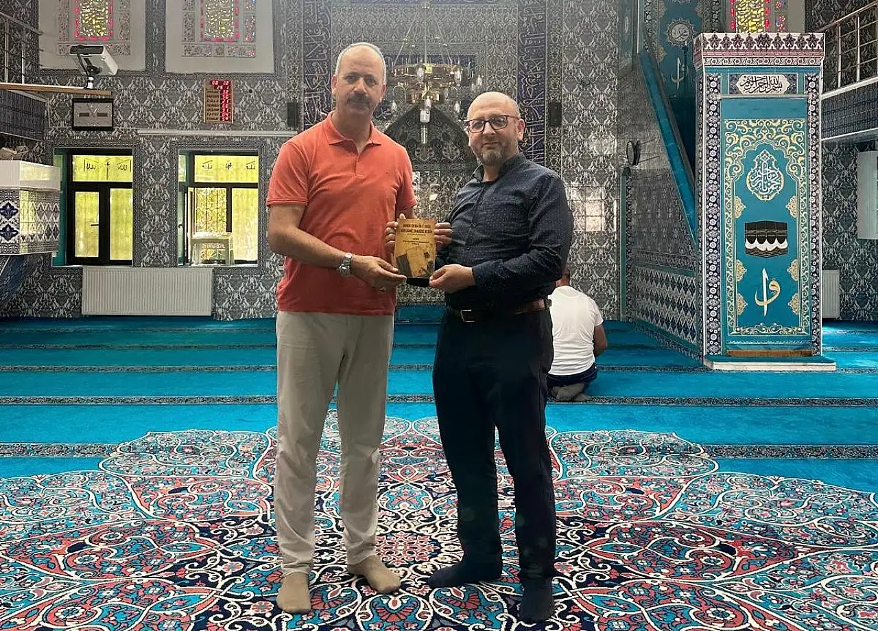 Ağrı İl Vaizi Dursun'dan Ahmed-i Hani Camii'ne anlamlı ziyaret