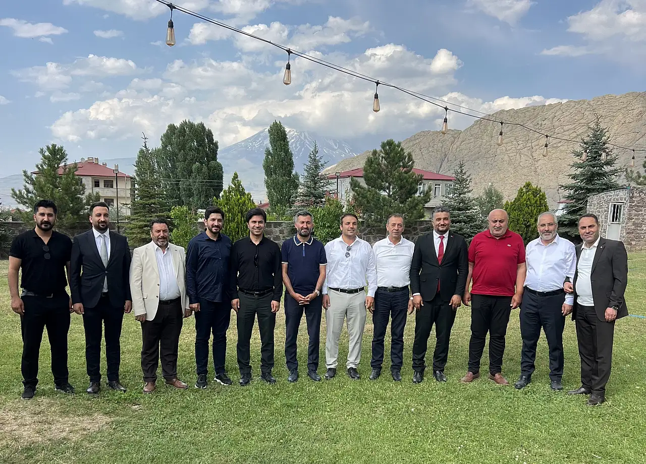 AK Parti Ağrı teşkilatı Doğubayazıt'ta toplandı
