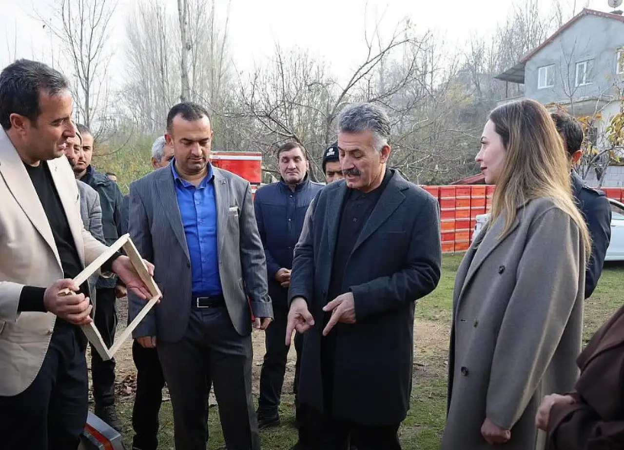 Güroymak'ta Arıcılık Projesi Hayata Geçti: Kadın Üreticiye Büyük Destek