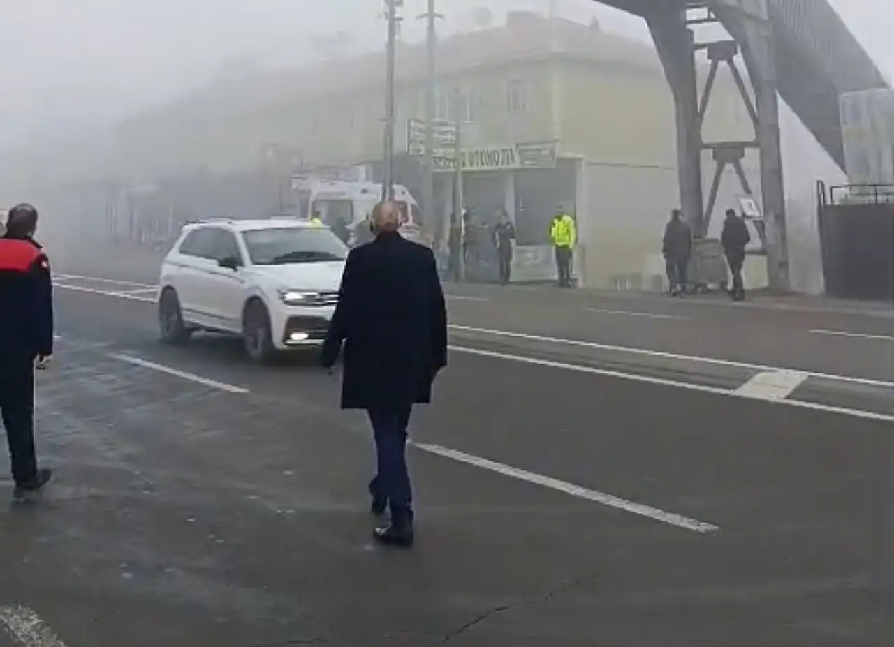 Ağrı'da üst geçide çıkan vatandaş intihar girişininde bulundu