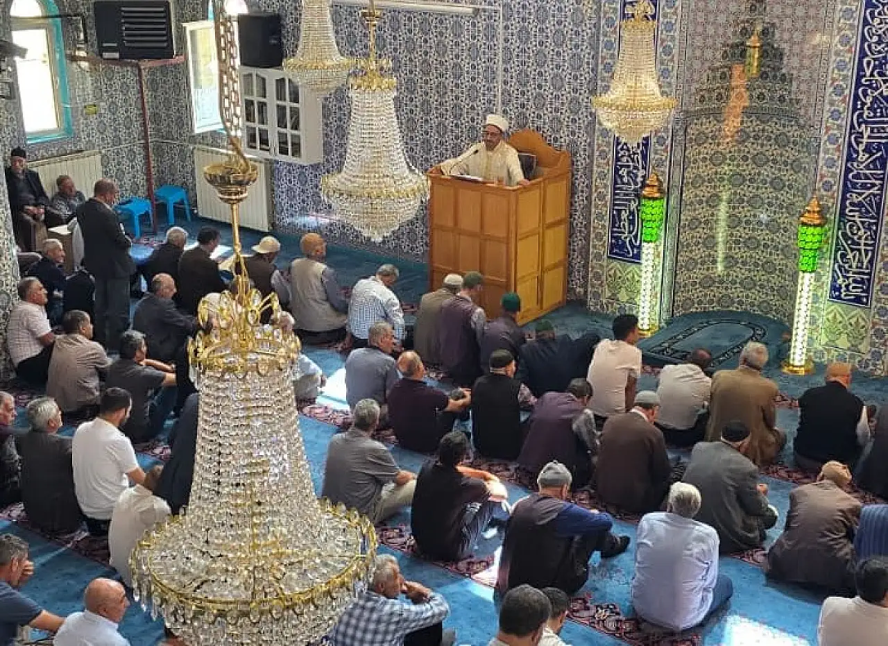 Müftü Demirkaynak, Asr Suresi'nin evrensel mesajlarını anlattı