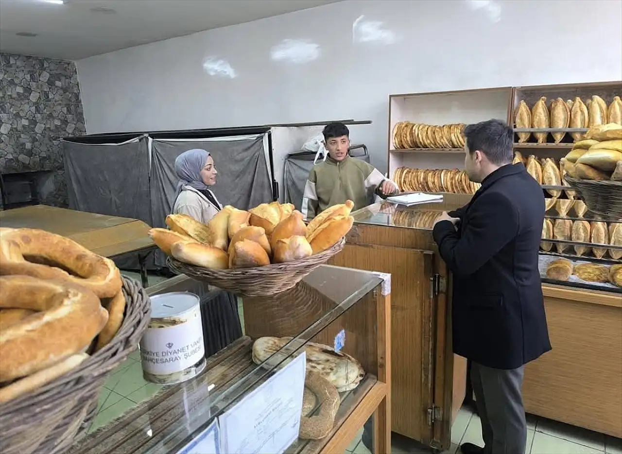 Bahçesaray Kaymakamı Arslanargun'dan esnafa ziyaret