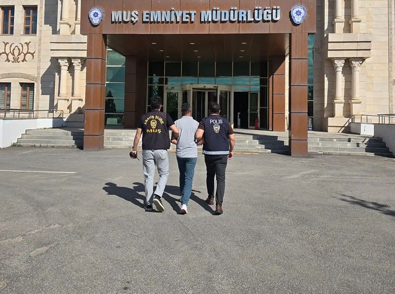 Muş'ta 5 yıl hapis cezasıyla aranan şahıs yakalandı