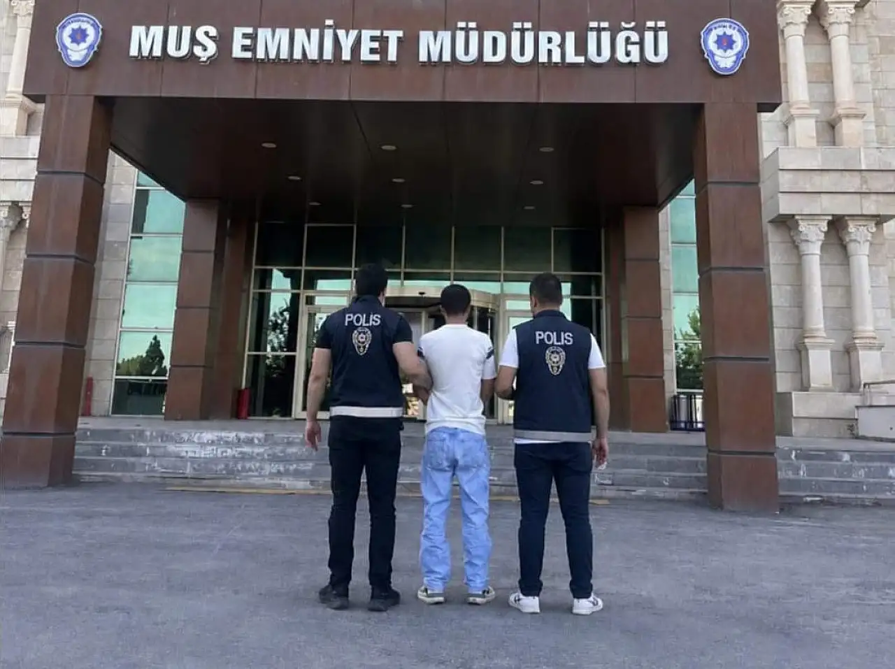 Muş'ta 9 yıl hapis cezası bulunan hükümlü polis operasyonuyla yakalandı