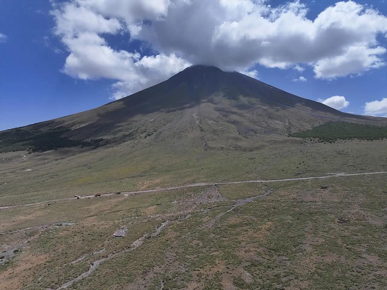 Doğu'nun zirvesine yol açılıyor: Ağrı Dağı'nda güvenlik ve turizm atağı