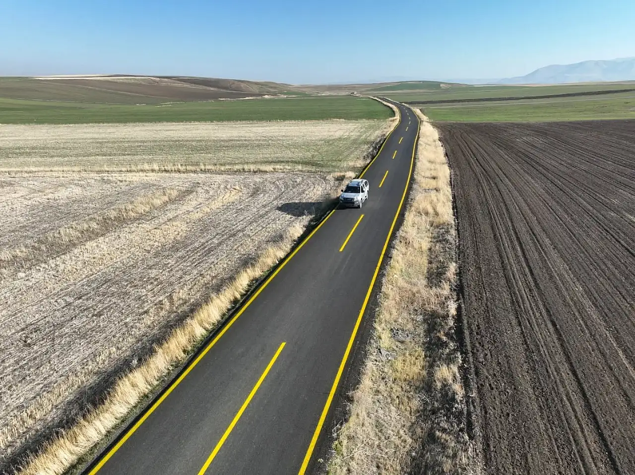 Ağrı'da iki köy yolunda çizgi çalışmaları tamamlandı