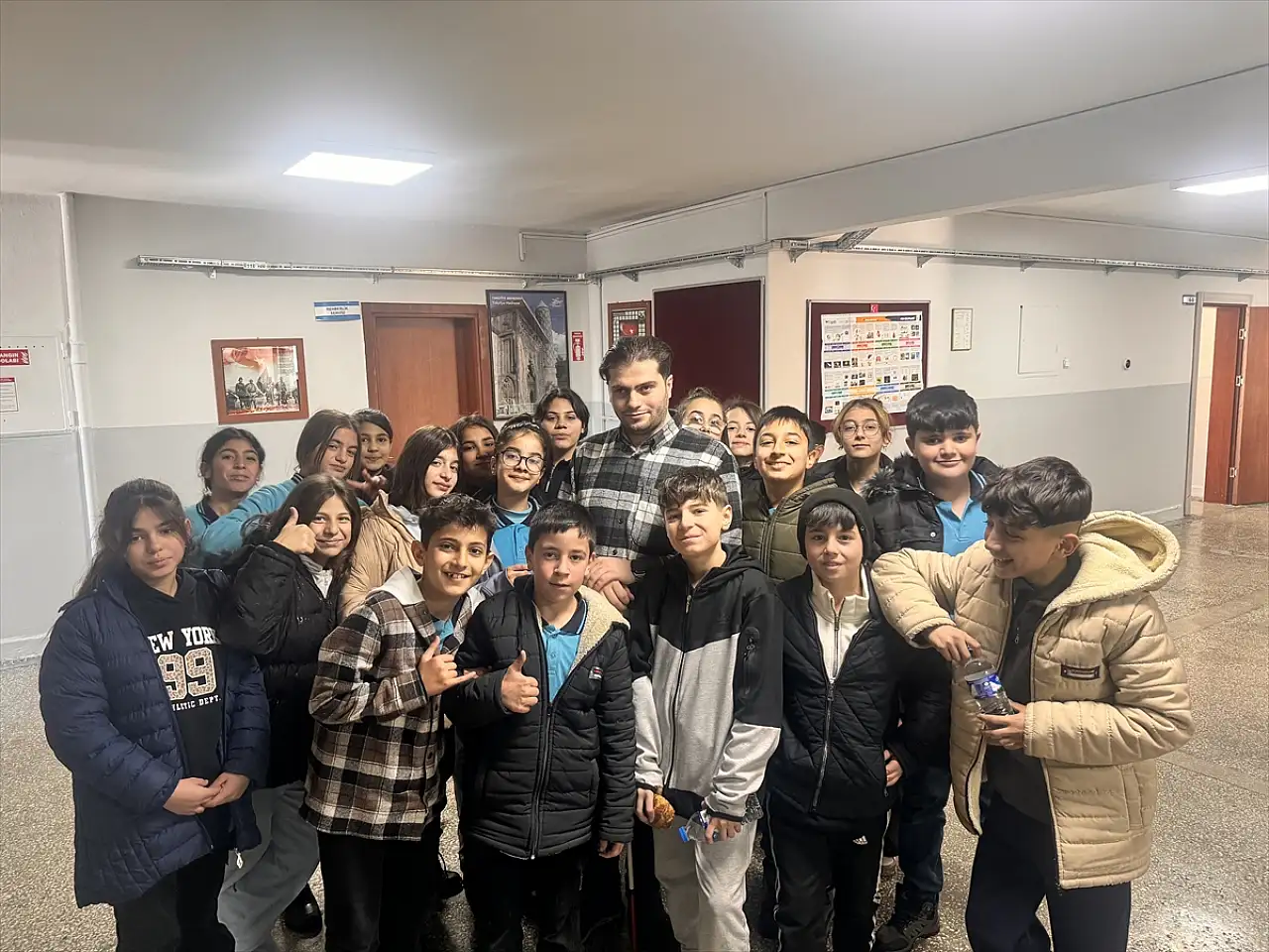 Erzurum'da görme engelli öğretmen, öğrencilerinin yolunu aydınlatıyor