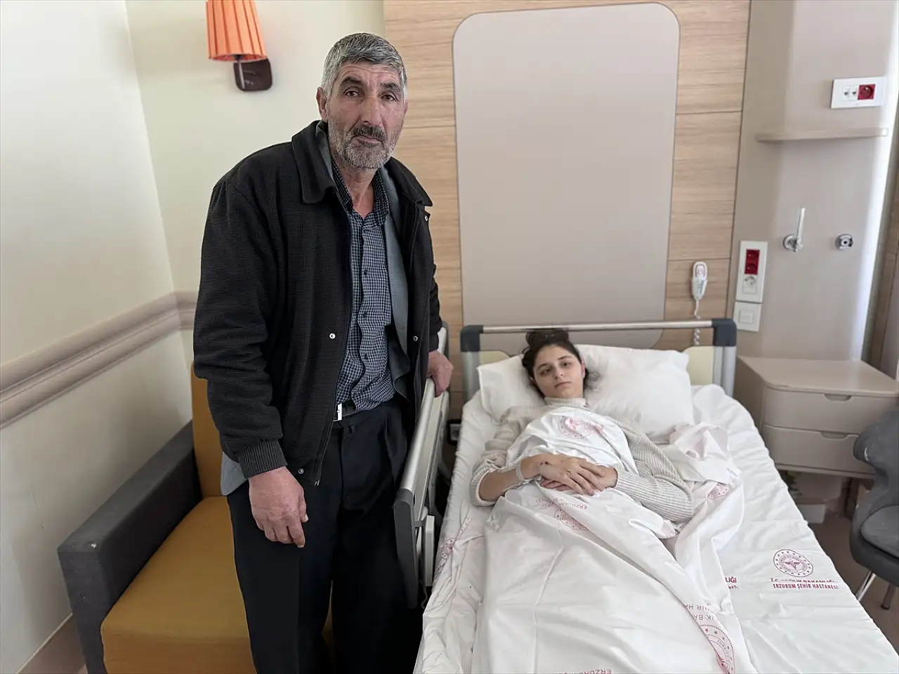 Erzurum'da fedekar amca yeğenlerinin hayatını kurtardı