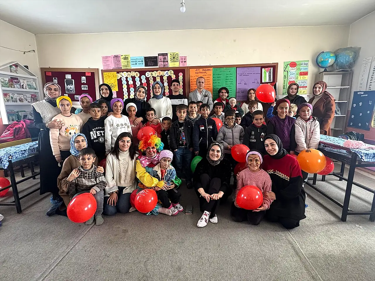 Vanlı kadınlardan kırsaldaki çocuklara sıcak dokunuş