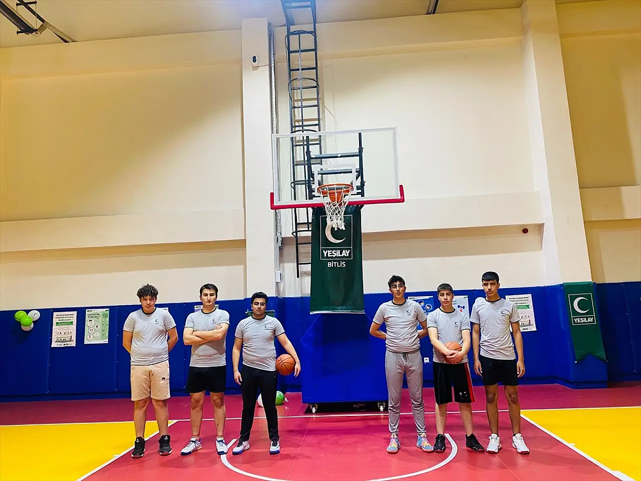 Bitlis'te Yeşilay Haftası'nda bağımlılıkla mücadele etkinlikleri düzenlendi