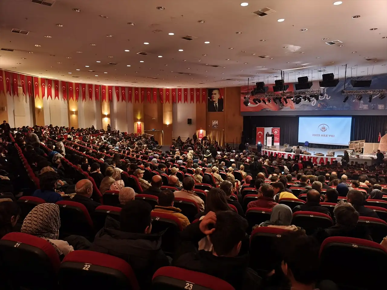 Erzurum'da devlet korumasındaki kız çocuklarından duygusal gösteri