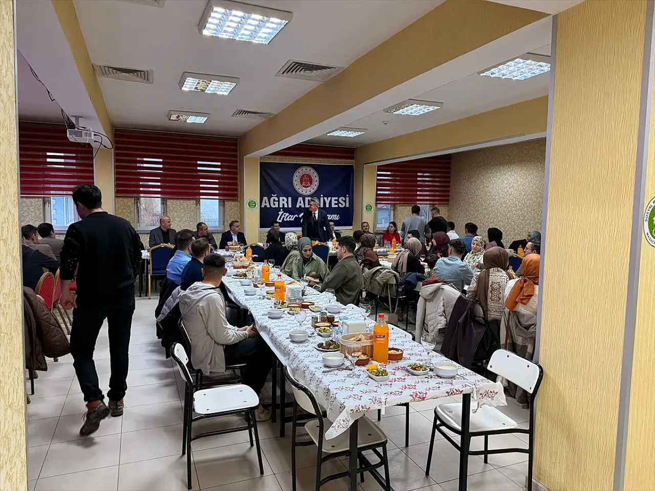 Ağrı Adliyesi'nde ramazan, sofralarda paylaşıldı