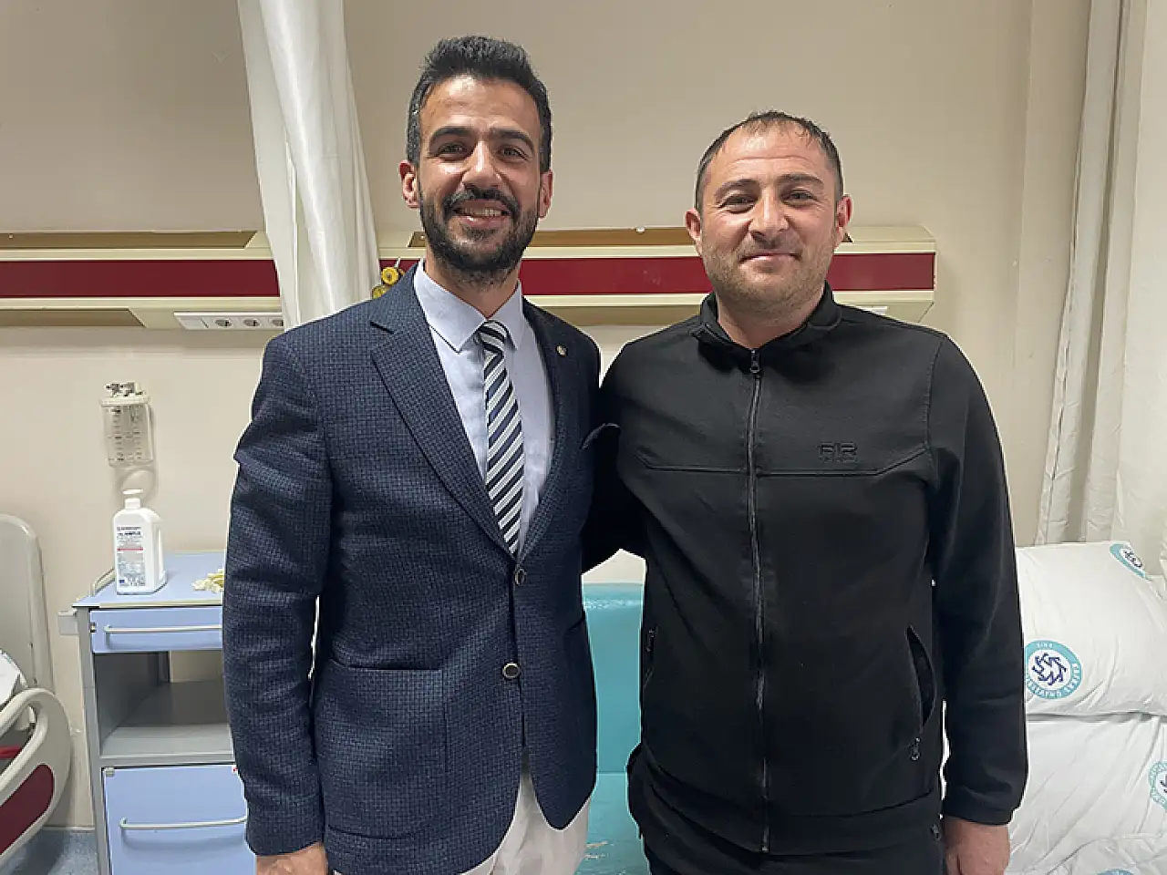 İki Böbrekten 300'ün Üzerinde Taşın Çıkarıldığı Ameliyat Başarıyla Sonuçlandı