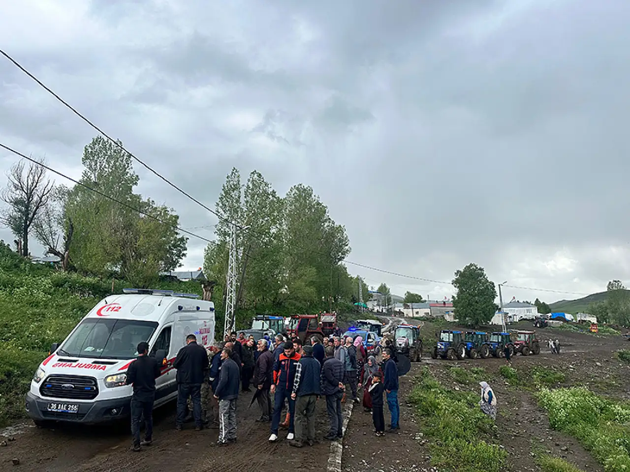 Kars'ta Yıldırım Düşmesi Sonucu Çoban Yaralandı