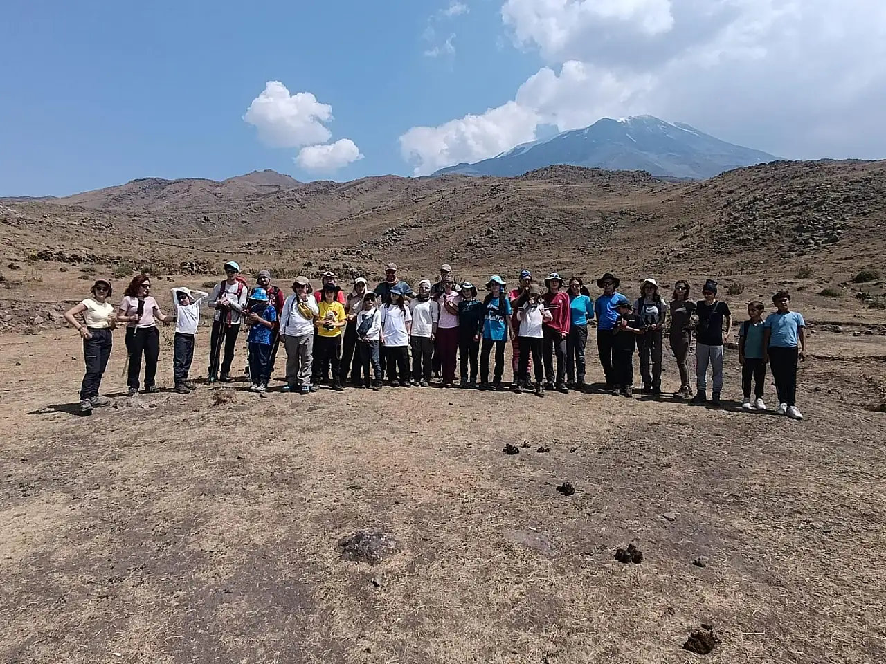 Minik dağcılar Ağrı Dağı'nda zirveye ulaştı