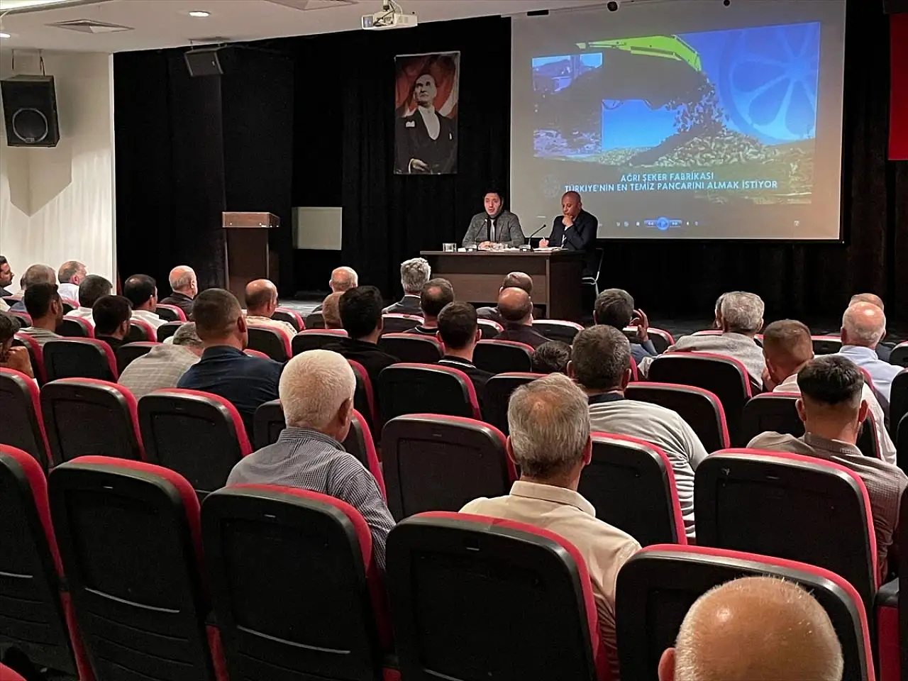 Ağrı Şeker Fabrikası müdürü, Malazgirtli üreticilerin sorularını yanıtladı