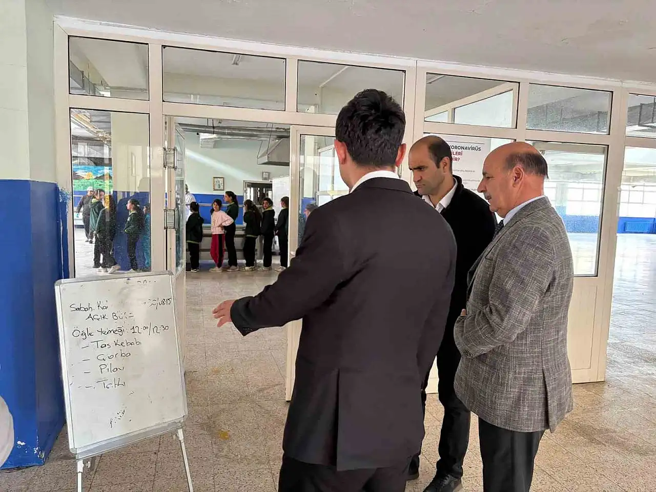 Susuz'da Kaymakam Tutal, öğrenci pansiyonlarını denetledi, güvenlik ve hijyen konularını inceledi