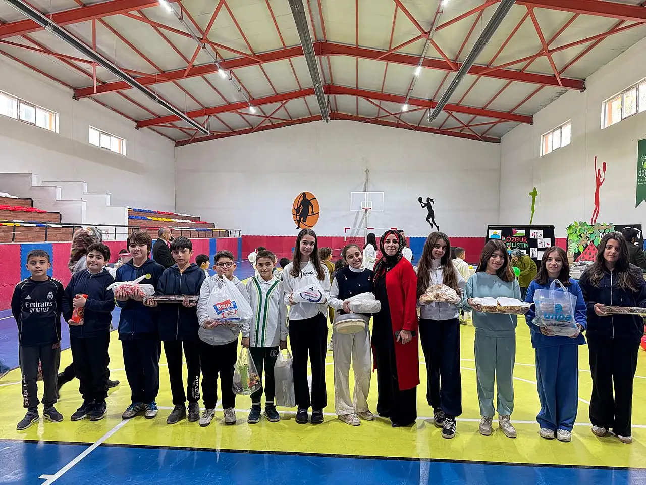 Ağrı Doğa Koleji öğrencilerinden 'Özgür Filistin' için yardım seferberliği