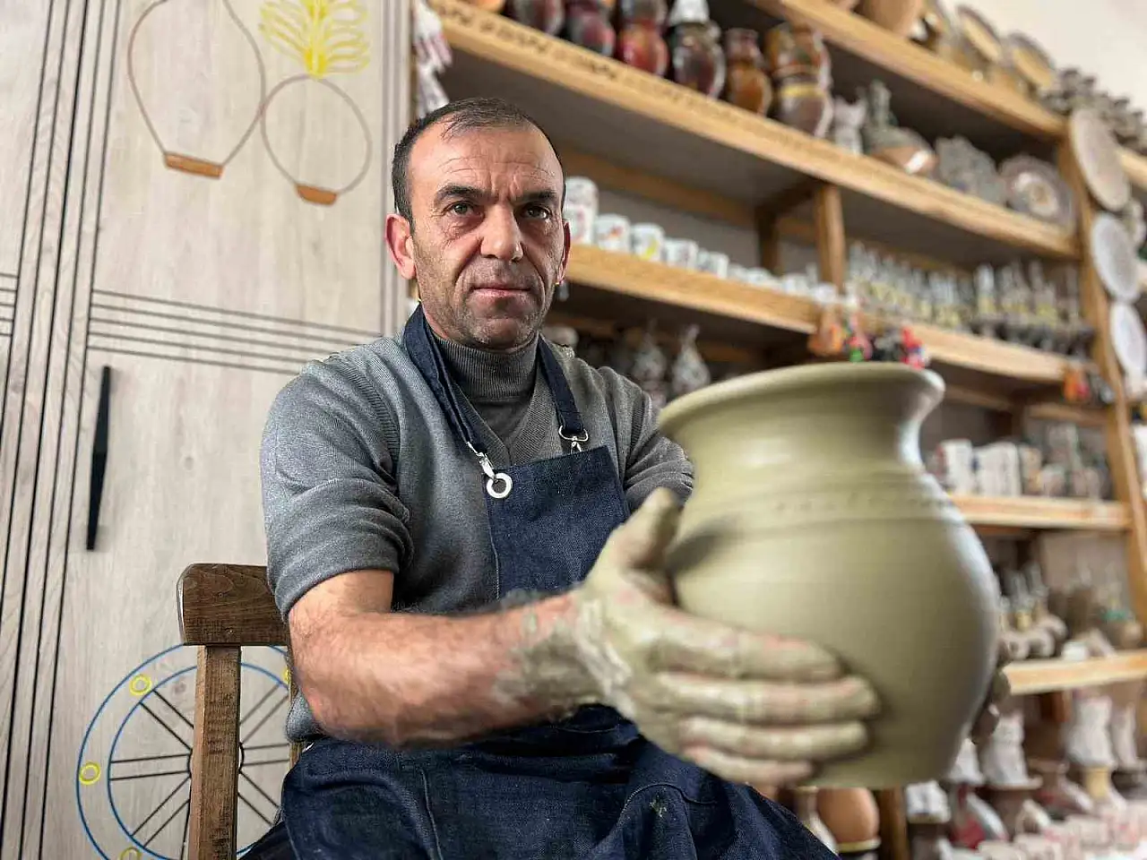 Van'da 3 bin yıllık çömlekçilik geleneği Osman Eşme ile ayakta kalıyor