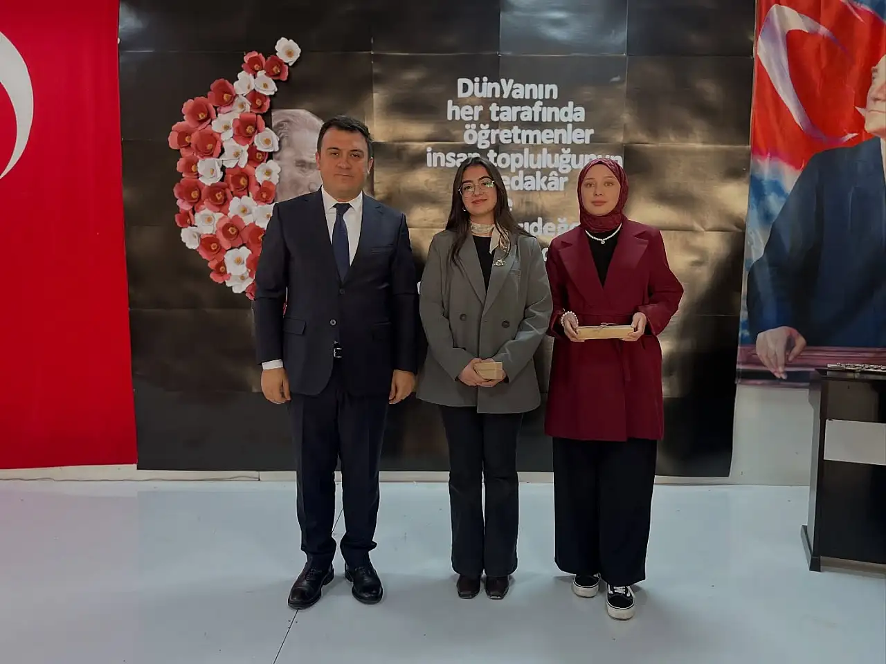 Öğretmenler Günü Patnos'ta anlamlı etkinlikle kutlandı