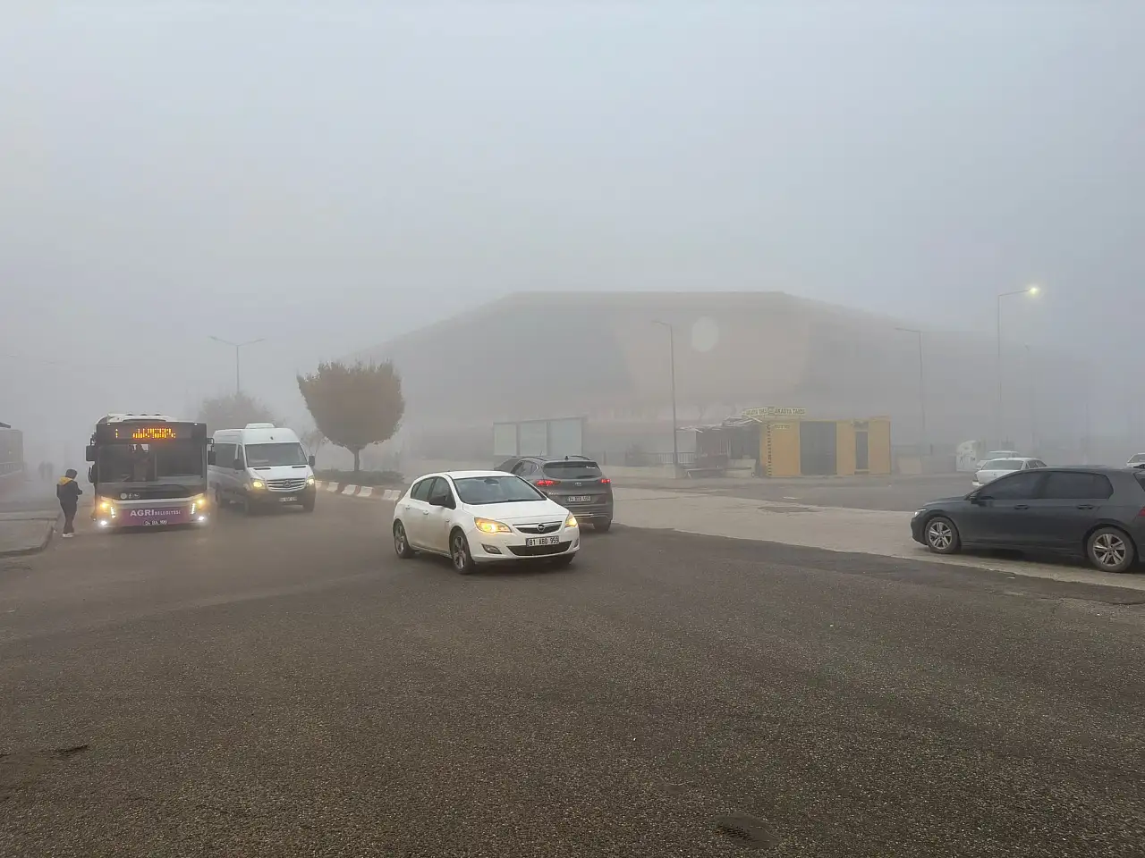 Meteoroloji uyarmıştı, Ağrı'da sabahı sis kapladı