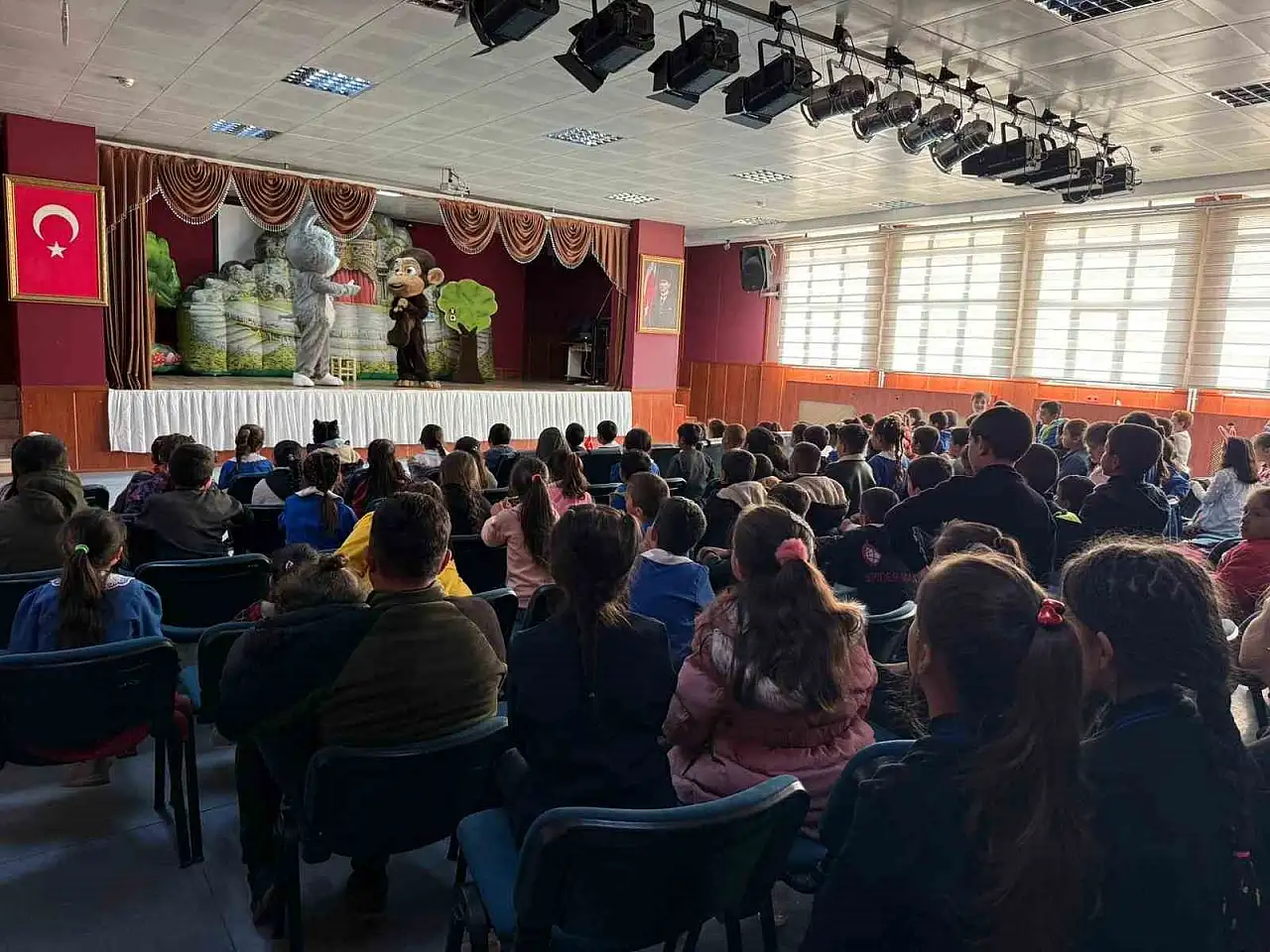 Sarıkamış'ta minikler 'Şarkılı Orman Oyunu' ile doğa sevgisini eğlenceli bir şekilde öğrendi