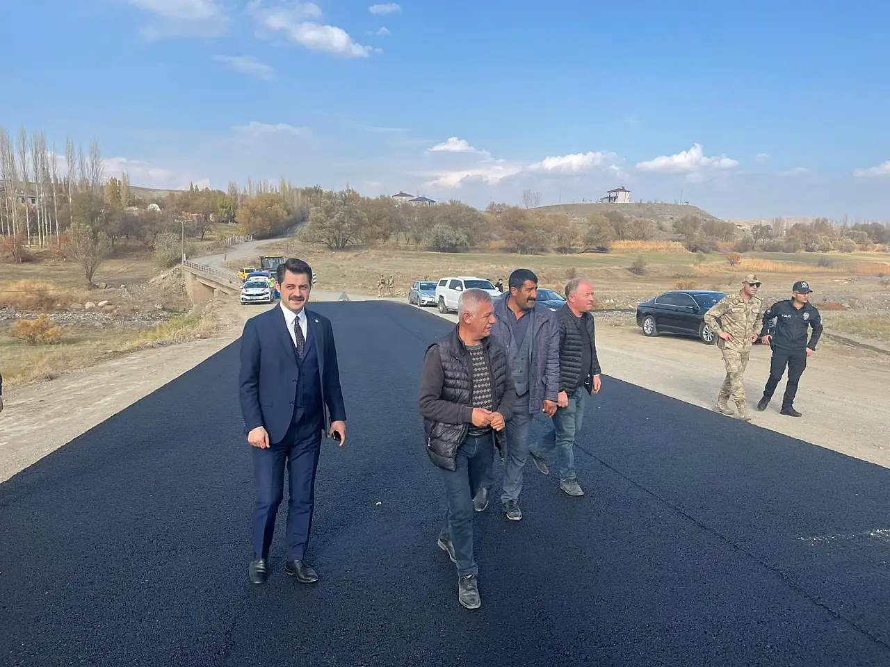 Tuzluca'da Köy Yollarında Asfalt Çalışmaları Yerinde İncelendi