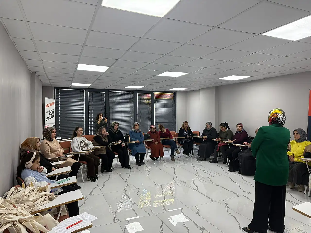 Modüler aile eğitimi gerçekleştirildi programda AK Parti Ağrı kadın kolları da yer aldı