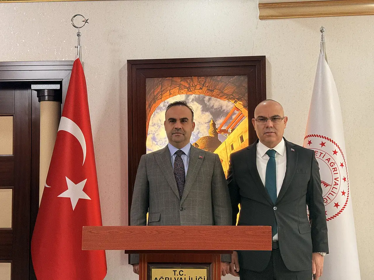 Sanayi Bakanı Kacır, Ağrı Valiliğini Ziyaret Etti