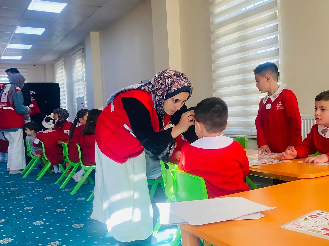 Kızılay gönüllüleri ADEM'de çocuklarla buluştu