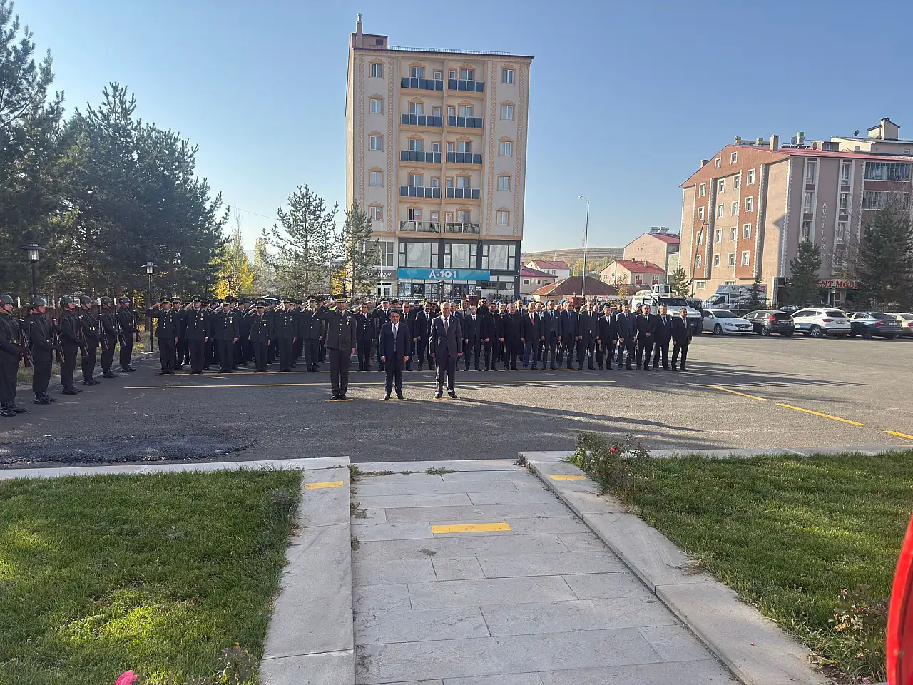 Cumhuriyetin kurucusu Atatürk, Eleşkirt'te anma töreniyle yâd edildi