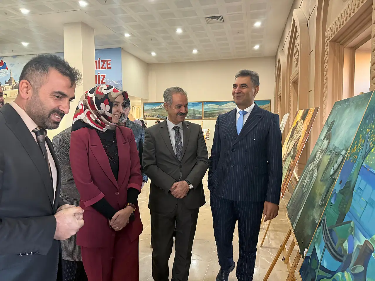 Ağrı'da öğretmenler günü sergisi dikkat çekti