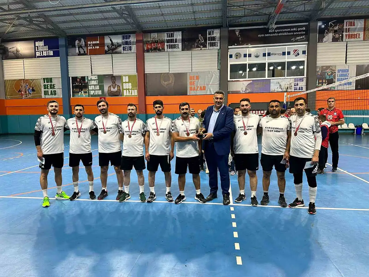 Erzurum'da Öğretmenler Günü Voleybol Turnuvası Sona Erdi, Dereceye Girenler Açıklandı