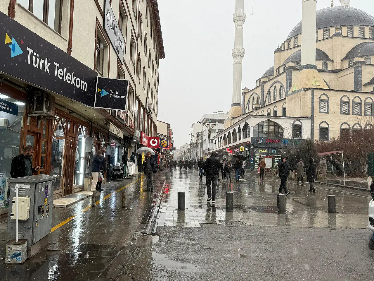 Ağrı'da kış kapıyı çaldı, karla karışık yağmur etkisini gösterdi