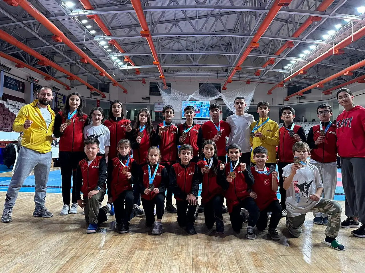 Karate Sporcularından Madalya Yağmuru: Muş'tan Büyük Gurur