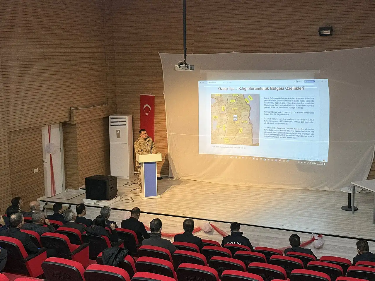 Özalp'te 2025 Yılı Değerlendirme Toplantısı Yapıldı