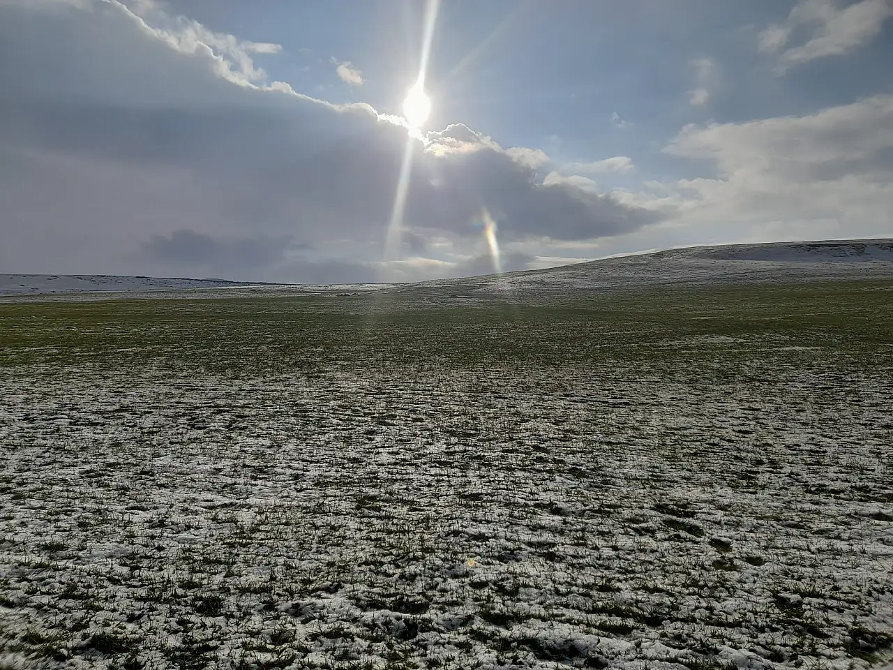Ağrı'da kar geçişleri tarım arazilerini beyaz örtüyle kapladı