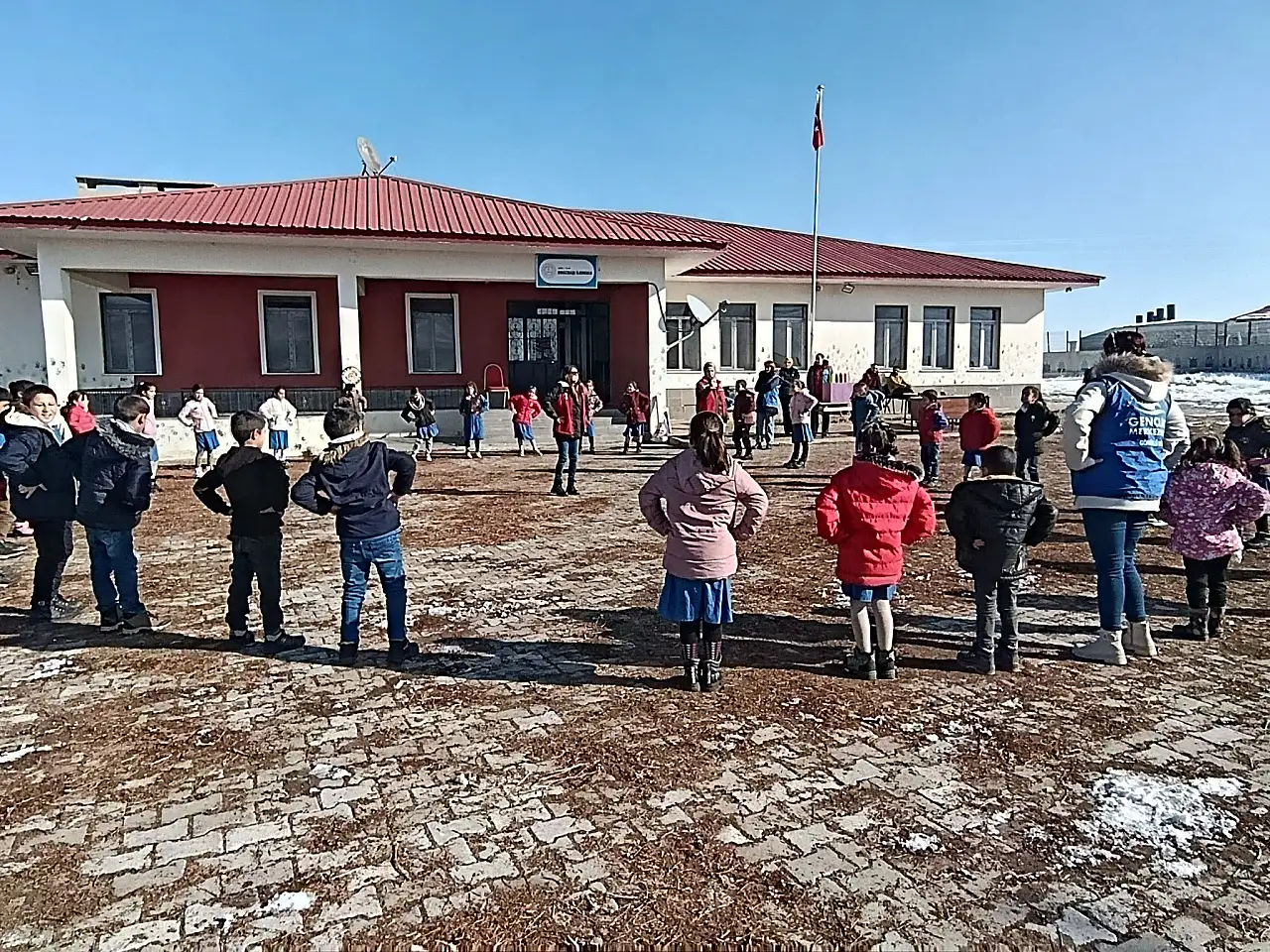 Gençlik merkezleri Omuzbaşı köyünde 'Merkezim Her Yerde' programı düzenledi