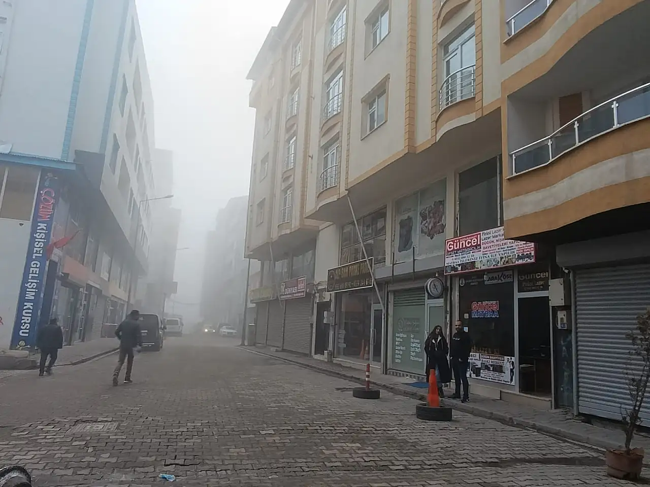 Doğubayazıt güne sisle uyandı