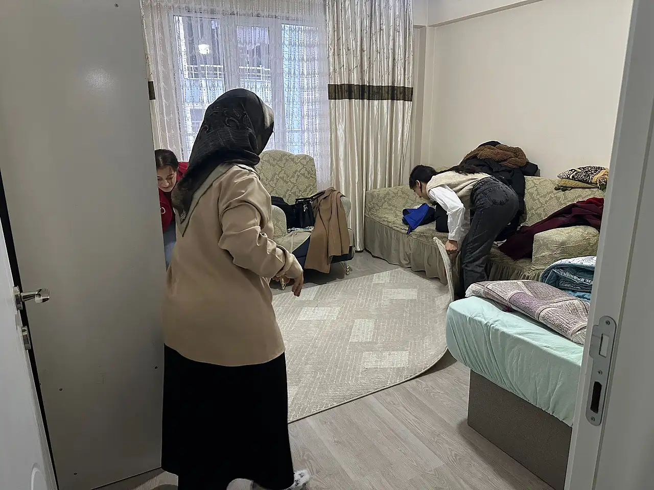 Öğrenciler, yaşlılara yardımcı oldu ve hayır dualarını aldı