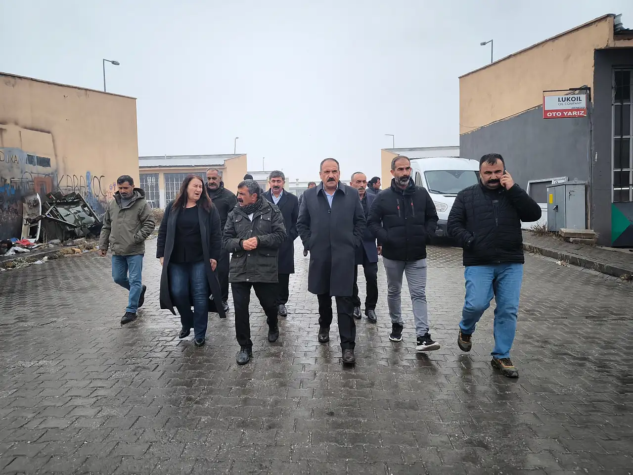 Çaldıran'da 'Ekmek ve Barış İçin' Kampanyası Kapsamında Esnaf Ziyaretleri