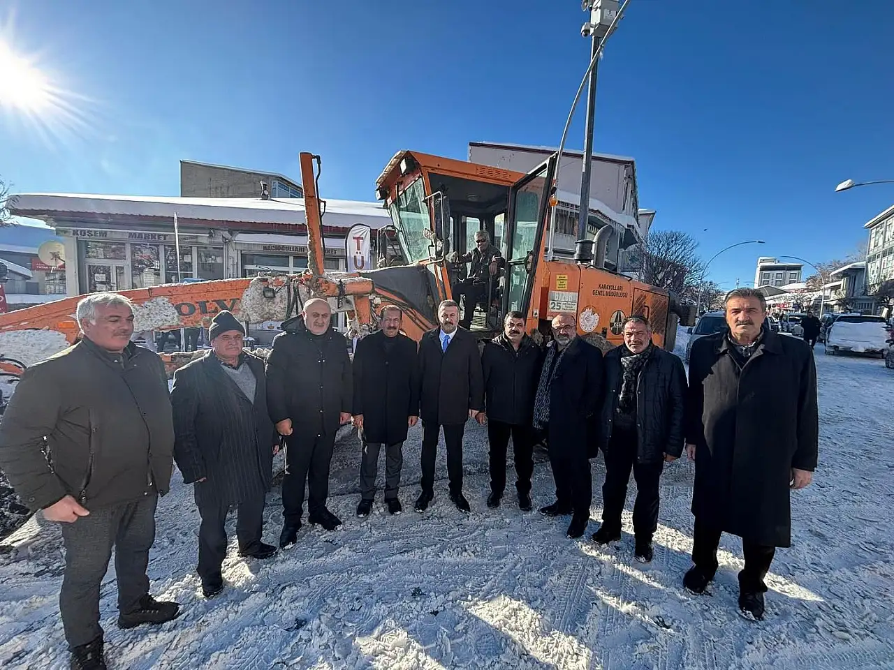 Karla mücadele çalışmaları Tutak'ta devam ediyor