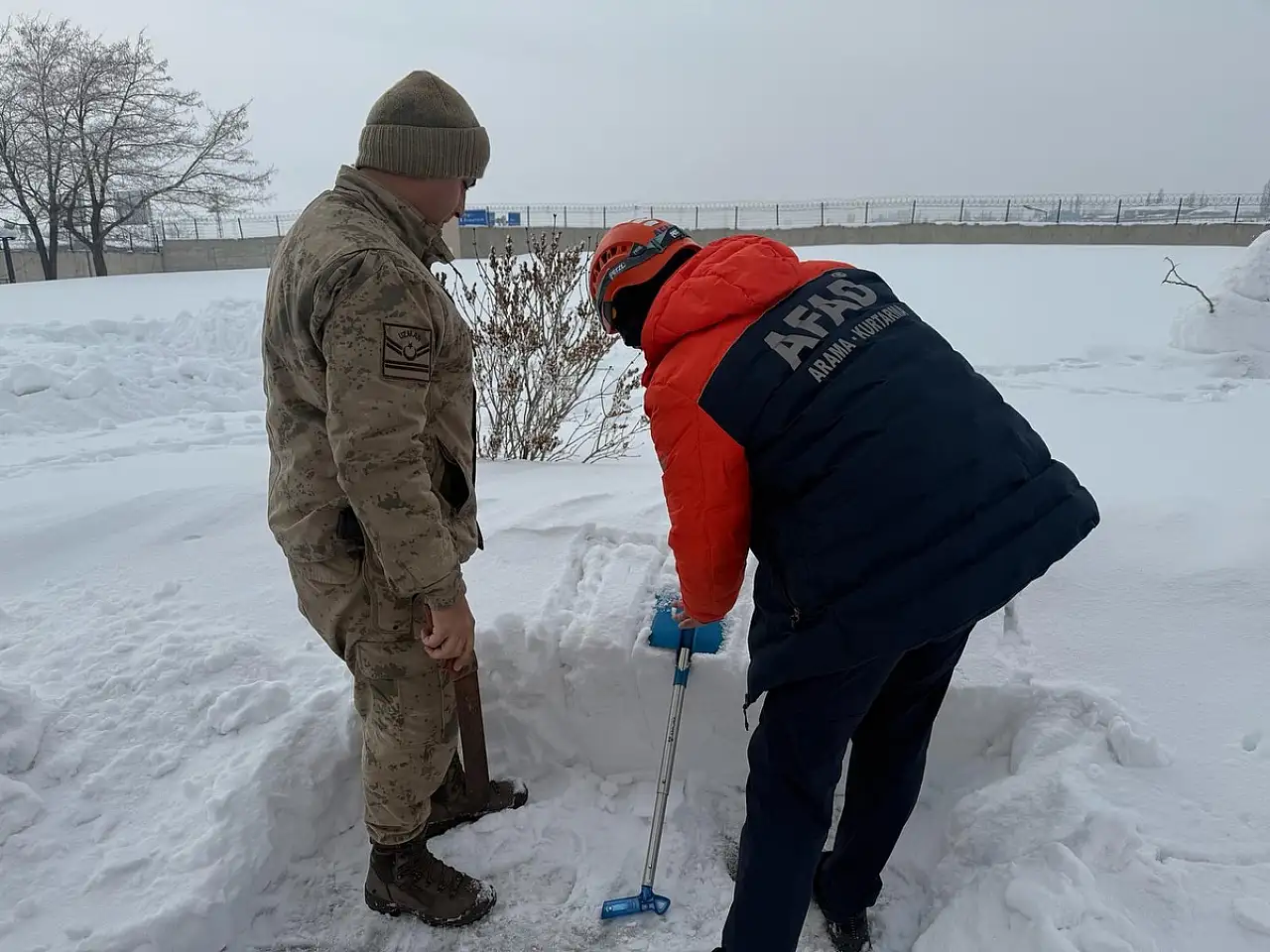 Taşlıçay'da jandarmaya çığ farkındalık eğitimi verildi
